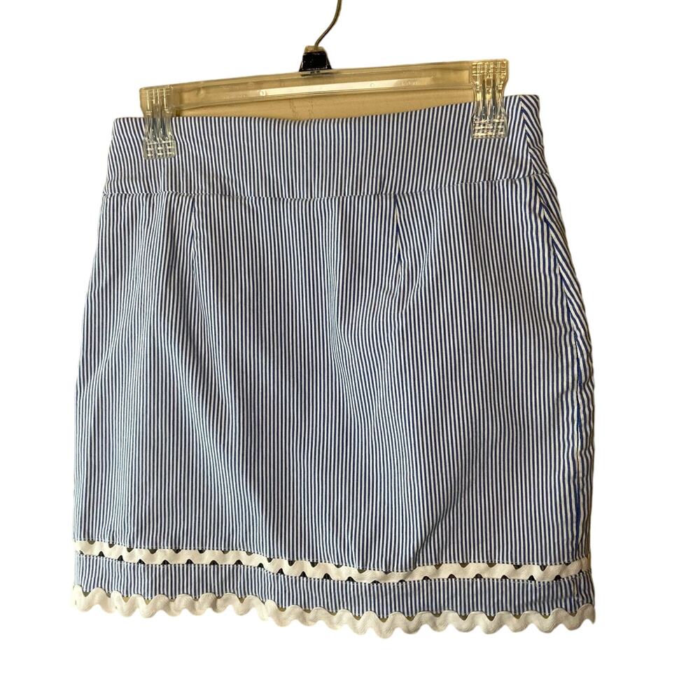 Crown & Ivy Pin Striped Skort with Ribbon Bric Brac Accent Size 4 - Picture 1 of 6